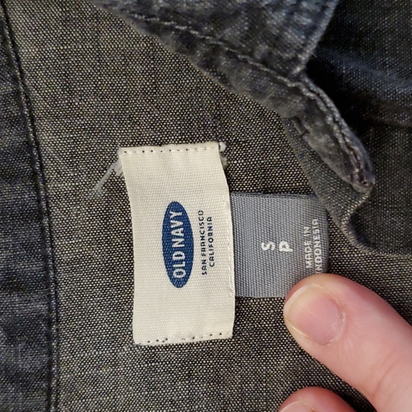 Old Navy dark gray chambray button-down shirt, size small - Picture 2 of 5